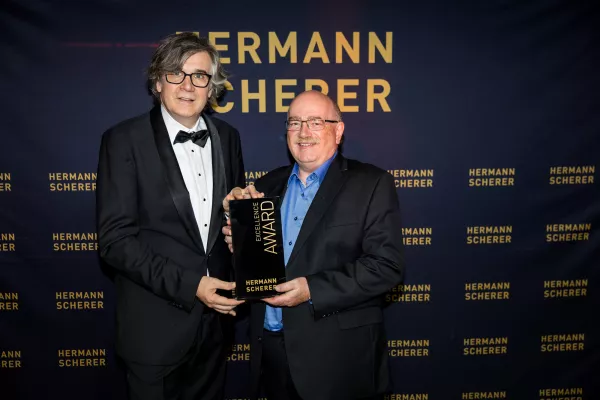 Jeder verdient seine passende Stelle! damit gewann Jörg Schildknecht beim 11. Internationalen Speaker Slam Bild: Jeder verdient seine passende Stelle! damit gewann Jörg Schildknecht beim 11. Internationalen Speaker Slam