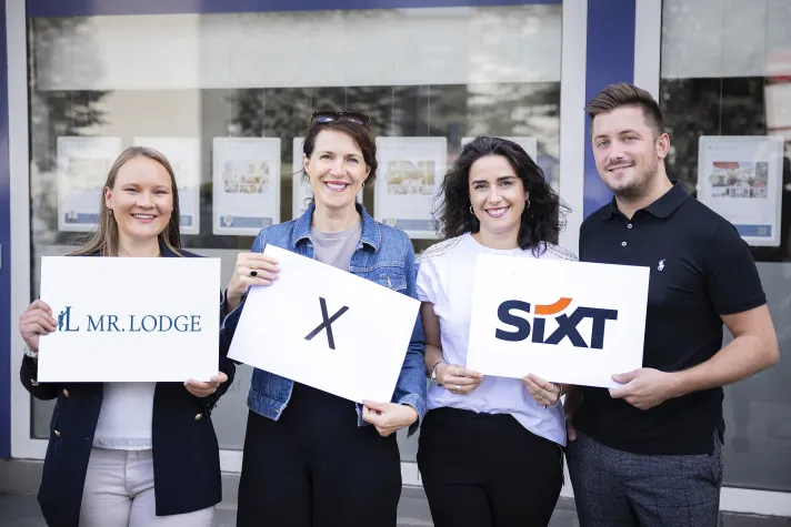 Mehr Mobilität und Flexibilität auch für internationale Fachkräfte – Mr. Lodge und SIXT kooperieren Bild: Mehr Mobilität und Flexibilität auch für internationale Fachkräfte – Mr. Lodge und SIXT kooperieren