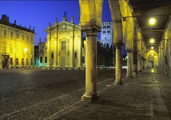 Bild: Mathilde von Tuszien - Das Papsttum, das Reich - Geschichte, Kunst, Kultur am Aufgang der Romanik