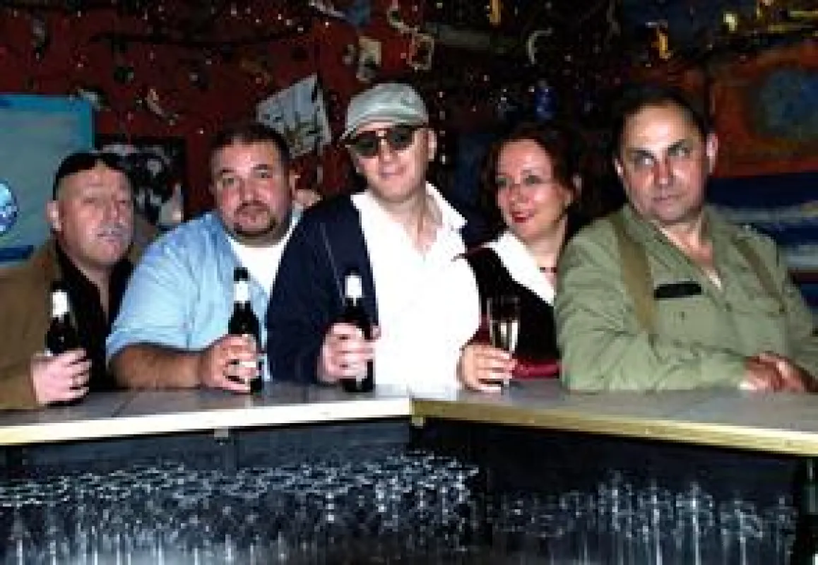 Theke, Tratsch und Tequila - Onkel Reinholds Thekenshow - jeden Monat im Theater Courage