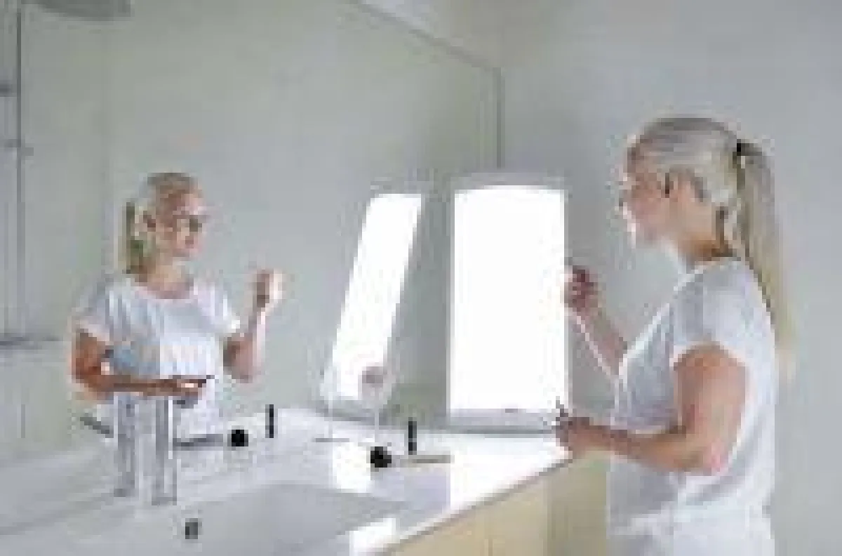 Lichttherapiegerät im Bad