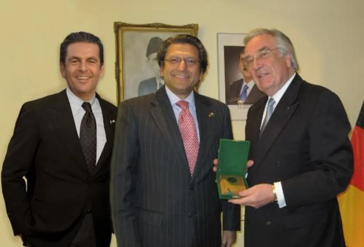 von links: Honorarkonsul Dr. Pantelis Christian Poetis, Präsident des LC München-Solln, Botschafter S.E. Shahid Kamal, Prof. Dr. J