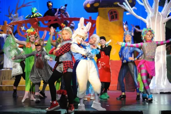 Bild: Familien-Musical zur Weihnachtszeit: „Alice im Wunderland“ in der Urania