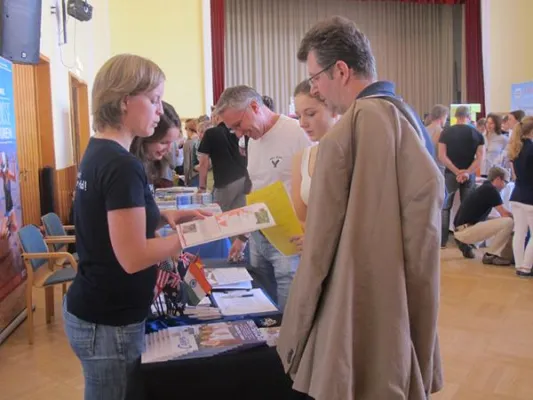 Bild: Infobörse gegen Fernweh - JugendBildungsmesse zu Auslandsaufenthalten in Dortmund