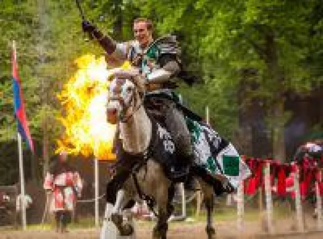 Bild: 37. Ritterfestspiele auf Burg Satzvey an Pfingsten