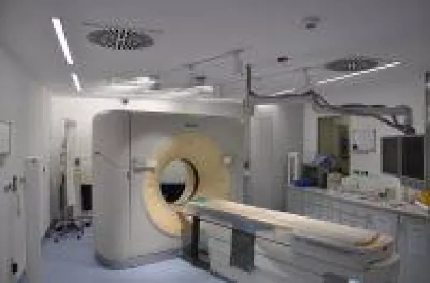 Bild: Konzentriert & effizient: LED Beleuchtung für OP, CT, Röntgen .. Behandlungs-, Schwestern- und Funktion