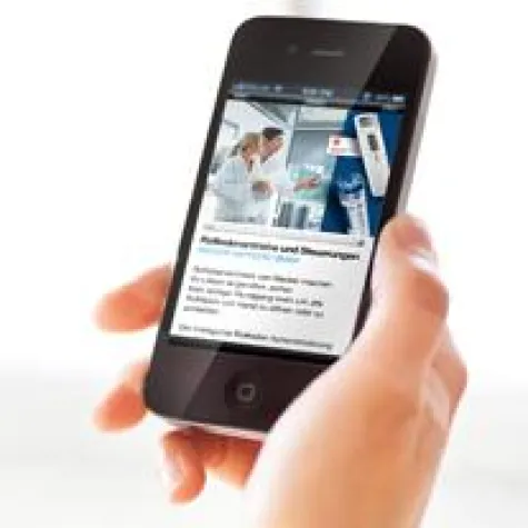 Bild: Produkte auf dem gläsernen Mini-Tablett