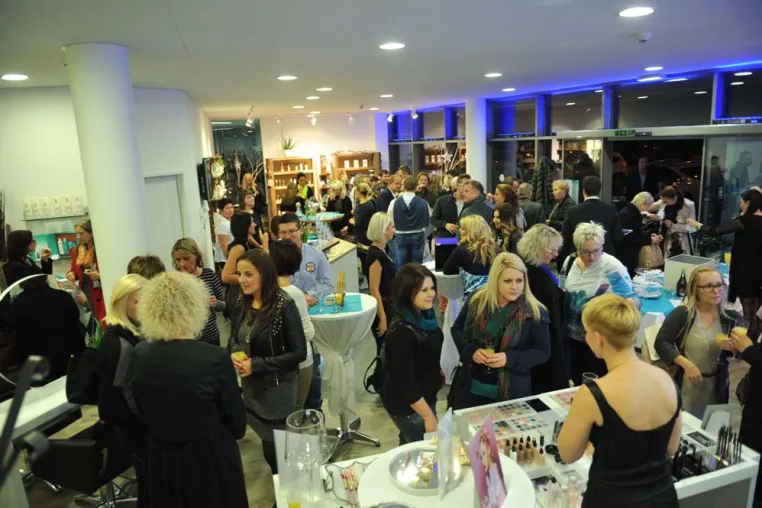 Bild: Fulminantes Eröffnungsfest von christorias Beauty & Style Lounge