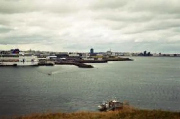 Bild: Reykjavik und Petersburg