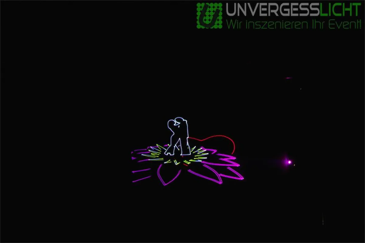 Auszug aus einer grafischen Hochzeits-Lasershow