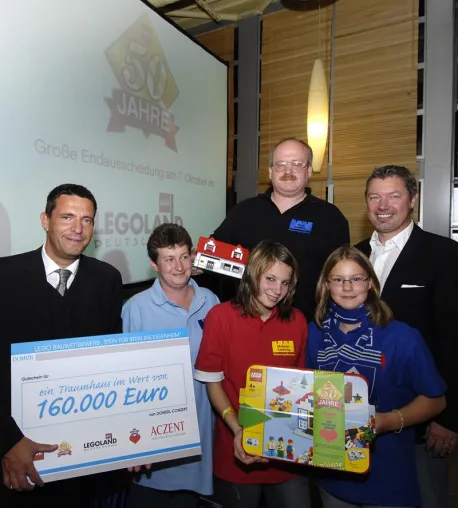 Finale im Bauwettbewerb „Stein für Stein ins Eigenheim“ der LEGO GmbH und DOMIZIL CONZEPT Bild: Finale im Bauwettbewerb „Stein für Stein ins Eigenheim“ der LEGO GmbH und DOMIZIL CONZEPT