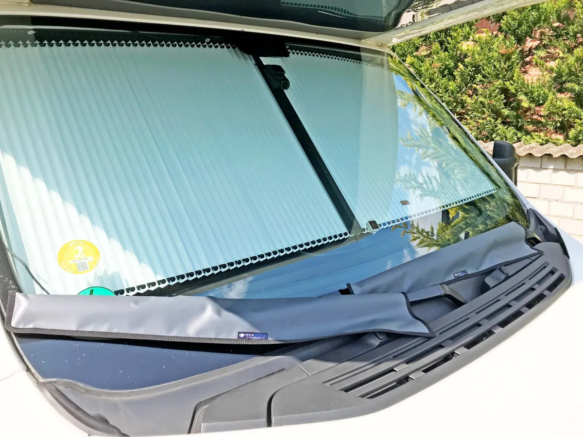 WiperSocks Universal, Scheibenwischer-Schutz (© Camperstation, Bianca Groh)