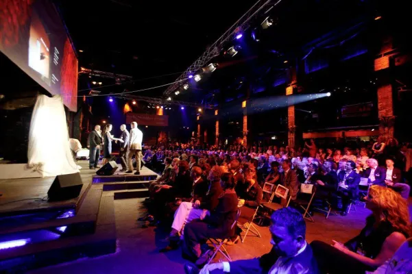 Bild: Am 22. Mai ist Einsendeschluss bei BEST NEW 18/1 Award Deutschlands Plakatwettbewerb