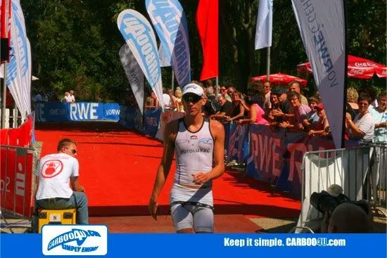 Carboo4U Triathlet Oliver Strankmann gewinnt souverän den 3. Indeland Triathlon 2010 Bild: Carboo4U Triathlet Oliver Strankmann gewinnt souverän den 3. Indeland Triathlon 2010