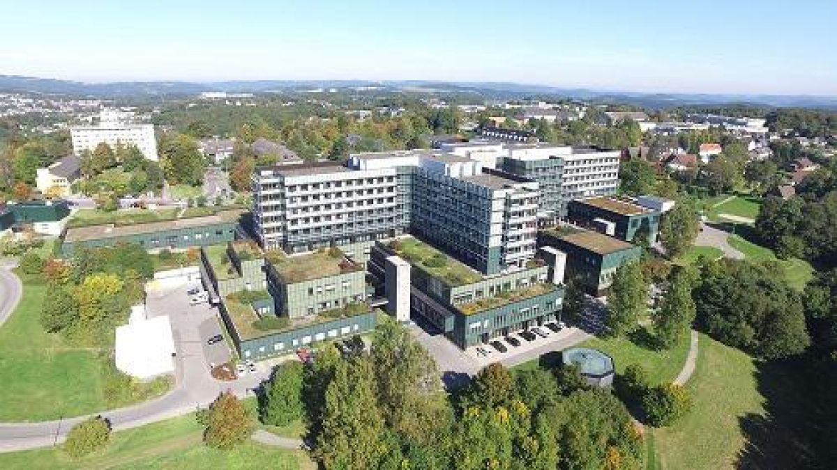 Mysteriöser Rauch am Krankenhaus in Lüdenscheid