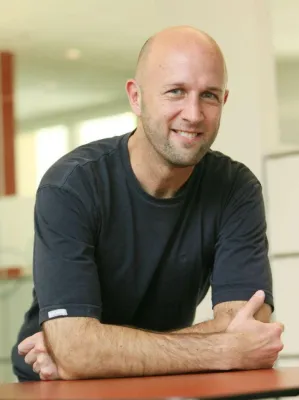 Bild: Junge Männer sparen kaum - trotz Wirtschaftskrise