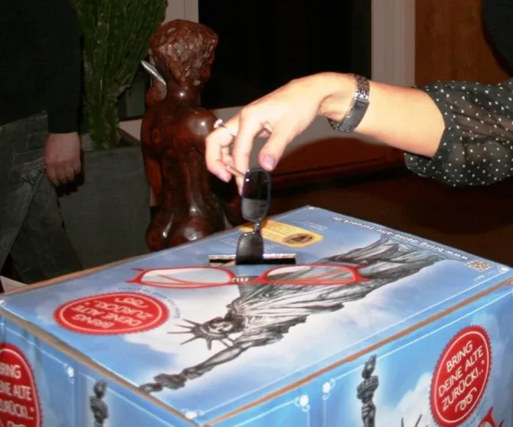 Bild: New Line Optik feiert über den Dächern der Hauptstadt Bring Deine Alte zurück erobert die Berliner Wirtschaft