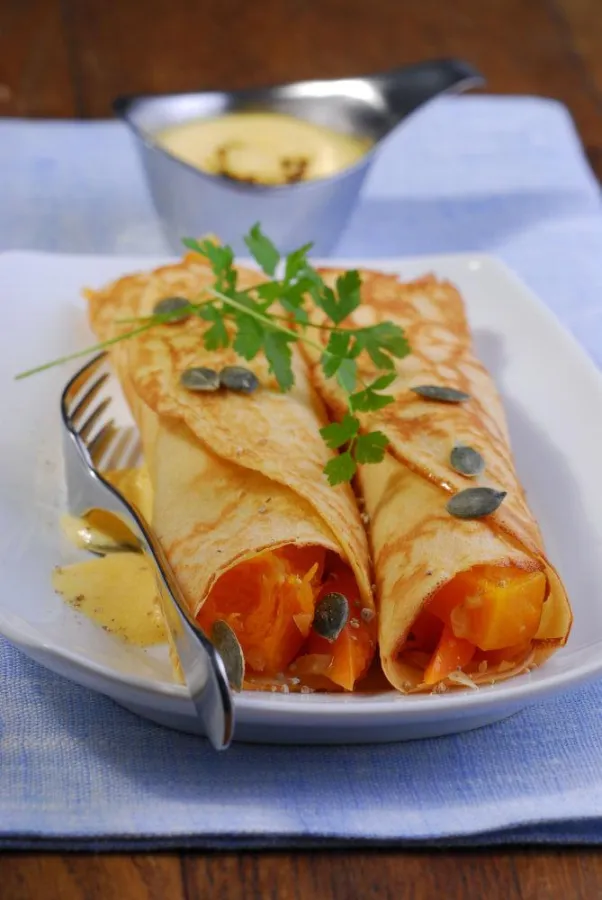 Pfannkuchen mit Kürbis-Karotten Gemüse aus laktosefreier Alpenmilch
