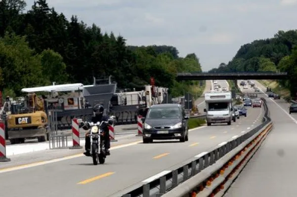 Autobahnen: Baukonjunktur zieht an – Verkehr stockt Bild: Autobahnen: Baukonjunktur zieht an – Verkehr stockt