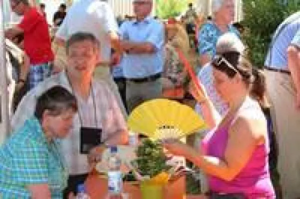 Bild: Sommerfest mit reichlich Sonne, Spiel und Spaß