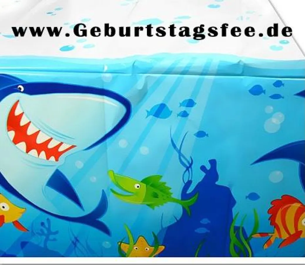 Eine coole Partytischdecke im FIN FRIENDS-Design mit einem gefräßigen Hai