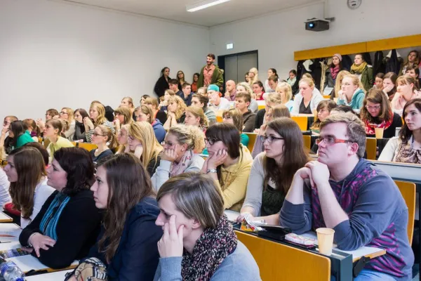 Studierende der Hochschule Harz organisierten touristisches Themenforum zum Geschäftsreiseverkehr Bild: Studierende der Hochschule Harz organisierten touristisches Themenforum zum Geschäftsreiseverkehr