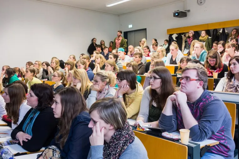 Bild: Studierende der Hochschule Harz organisierten touristisches Themenforum zum Geschäftsreiseverkehr