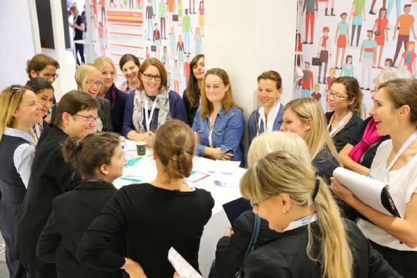 Bild: zfh präsent vor Ort auf der Karrieremesse herCAREER in München