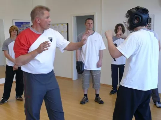 5 Jahre EWTO WingTsun-Schule Ludwigsburg : "Tag der Offenen Tür" am Samstag, 22.01.2011 von 13:00 - 18:00 Uhr Bild: 5 Jahre EWTO WingTsun-Schule Ludwigsburg : "Tag der Offenen Tür" am Samstag, 22.01.2011 von 13:00 - 18:00 Uhr