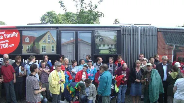 Ausflug in den Vogelpark Marlow Die Firmen Jely-Haus und MEBO Sicherheit laden ein Bild: Ausflug in den Vogelpark Marlow Die Firmen Jely-Haus und MEBO Sicherheit laden ein