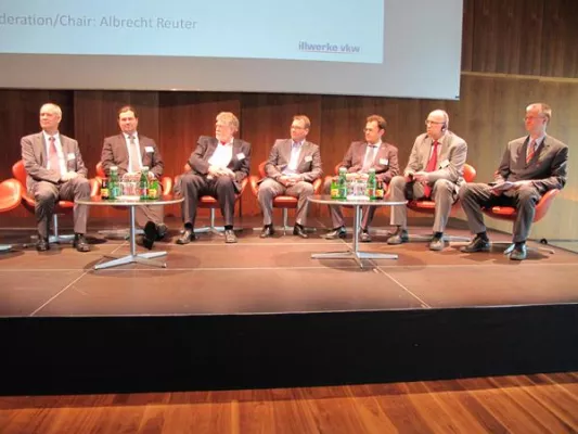 Fallen Sicherheit und Datenschutz durchs intelligente Netz? numetris beim „Security im Smart Grid“ Round Table Bild: Fallen Sicherheit und Datenschutz durchs intelligente Netz? numetris beim „Security im Smart Grid“ Round Table