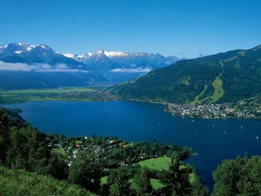 Bild: 'Vespa World Days' - Am 11. Juni 2009 nehmen mehr als 3.000 Rollerpiloten Kurs auf Zell am See-Kaprun