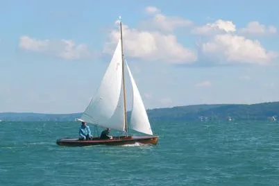 Segeln mit Alpenblick - Der Starnberger See bietet gute Aussichten für Segler Bild: Segeln mit Alpenblick - Der Starnberger See bietet gute Aussichten für Segler