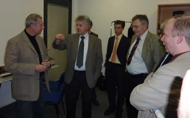 Lehrgang zum Techniker für Inhausnetzwerke mit polymeroptischen Fasern gestartet Bild: Lehrgang zum Techniker für Inhausnetzwerke mit polymeroptischen Fasern gestartet