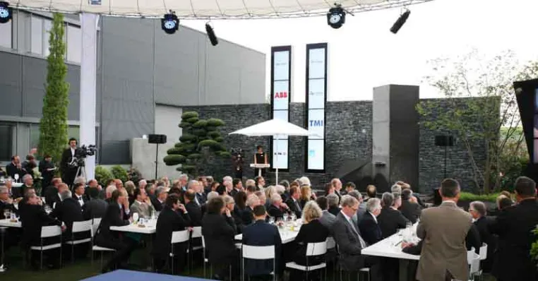 Bild: Party Rent bestuhlt Einweihungsfeier in Rheinland-Pfalz