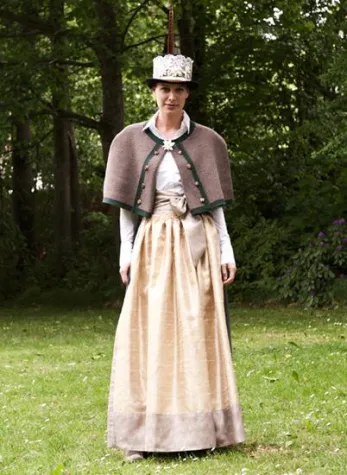 Bild: Trachten-Trend „Mantelet“ im Online-Shop zu haben