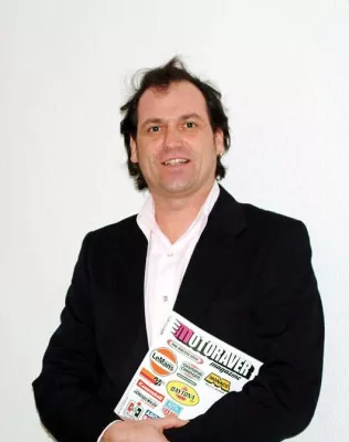 Bild: Pedro Anacker gibt wieder Vollgas - Medienmanager beteiligt sich an MOTORAVER Medien
