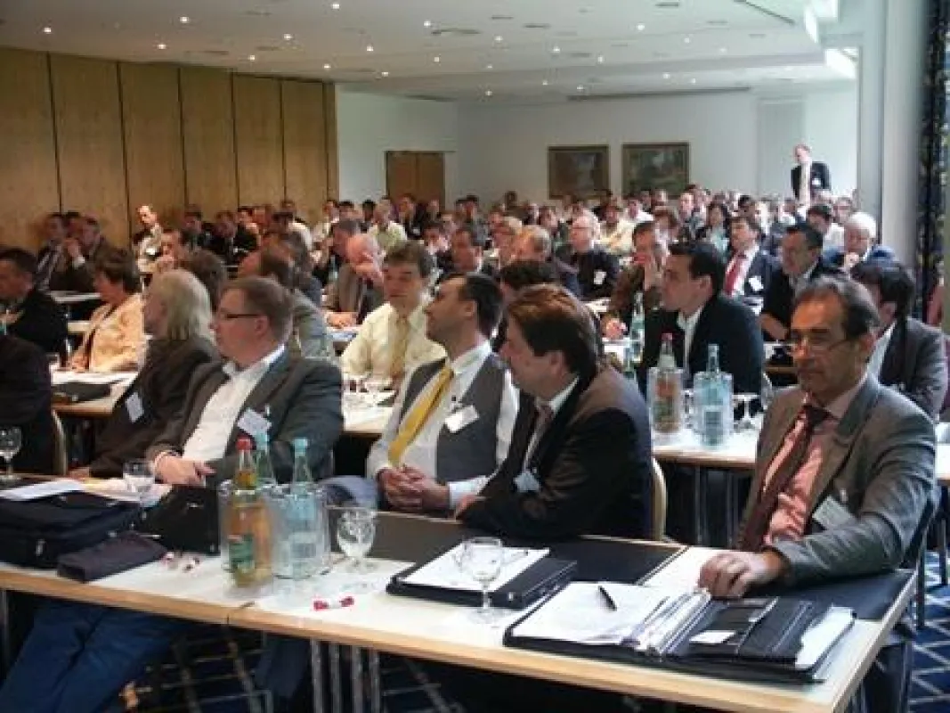 Interessierte Teilnehmer bei der Jahrestagung des Bundesverbandes Wintergarten e.V. 2009 in Münster.