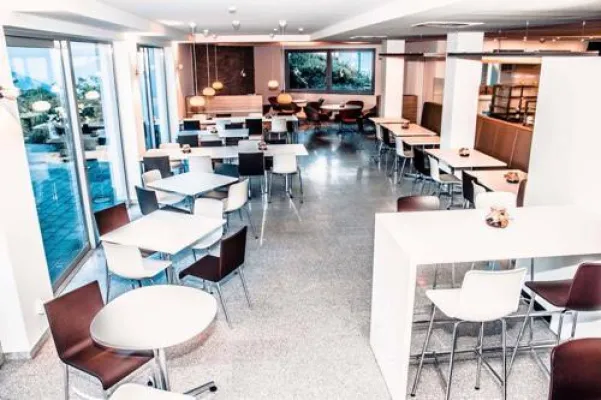 Bild: Bio-Bistro im St. Josef-Hospital eröffnet: Rebional realisiert neues Konzept in Moers