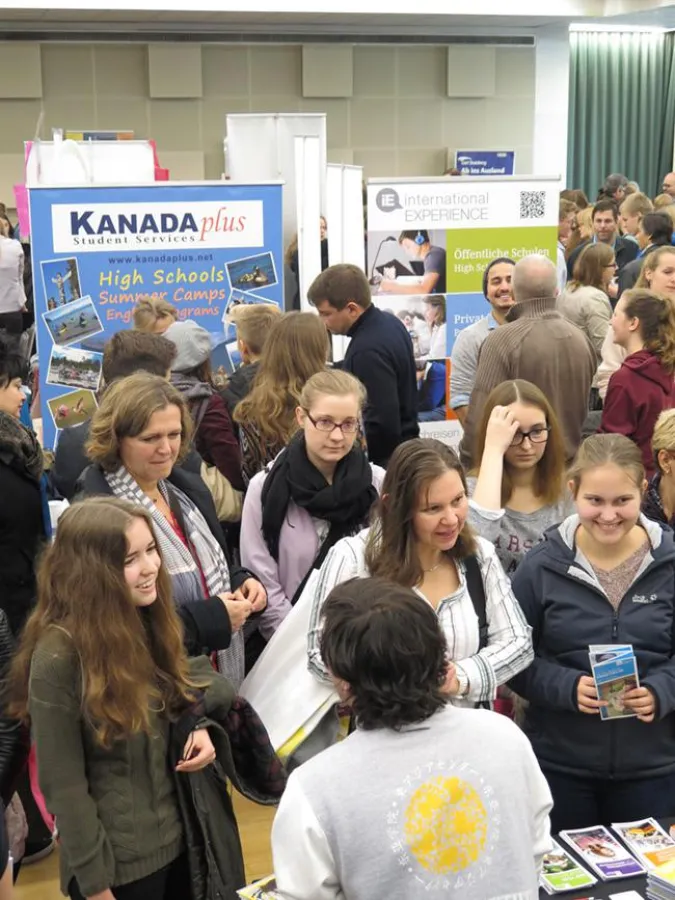 Beratung auf der JugendBildungsmesse