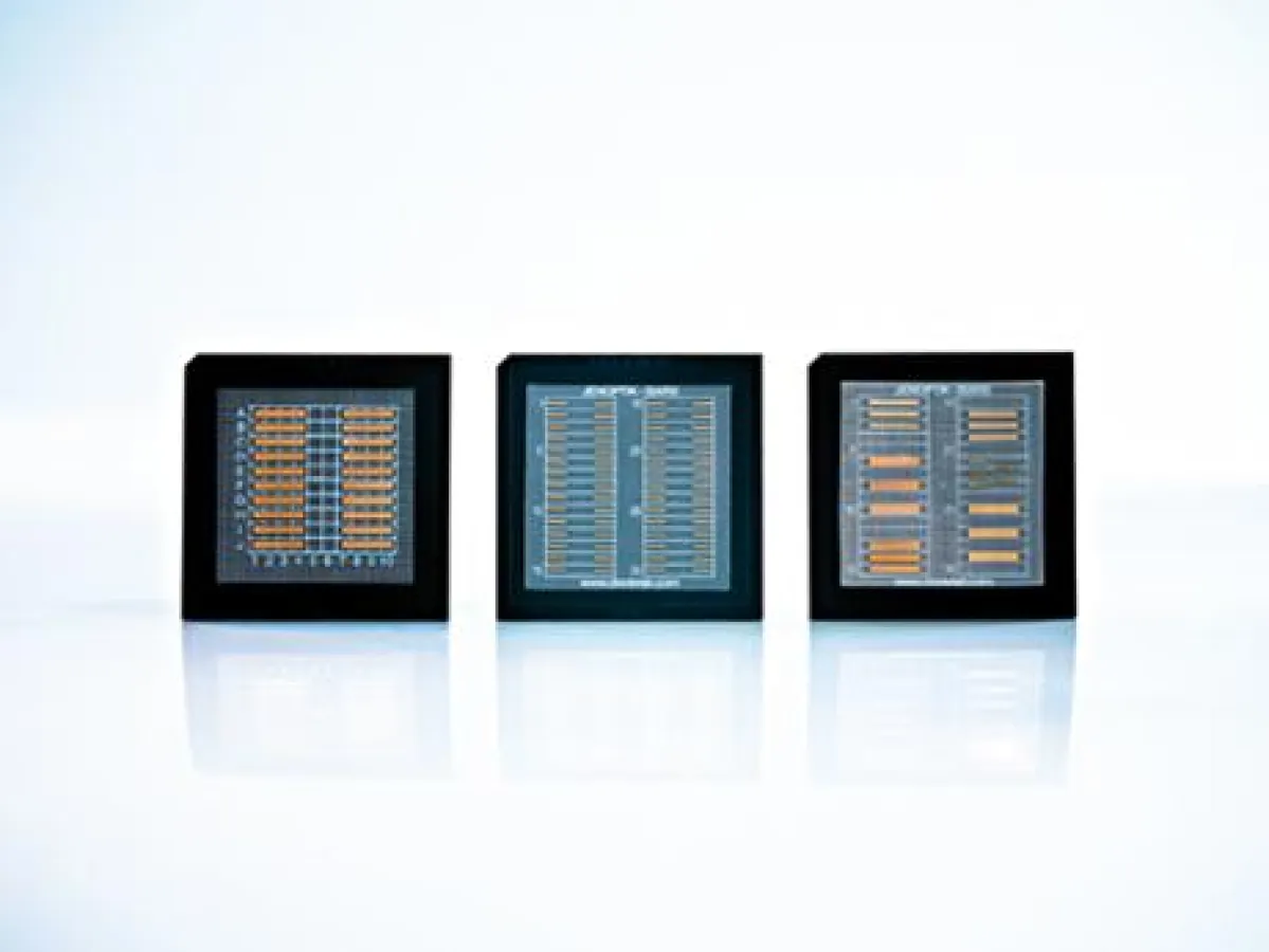 Diodenlaserbarren und Einzelemitter der JENOPTIK Sparte Laser & Materialbearbeitung