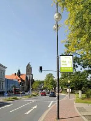 Bild: Laternenmasten verbessern die Finanz-Situation in Städten
