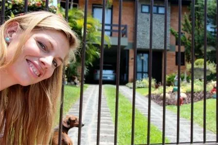 Bild: 76.Tier: Deutsches Idyll in Brasilien: Gartenzwerg mit Dackel
