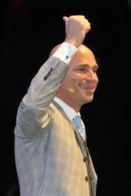 Bild: ROGER RANKEL – Auffallend anders ankommen als alle anderen