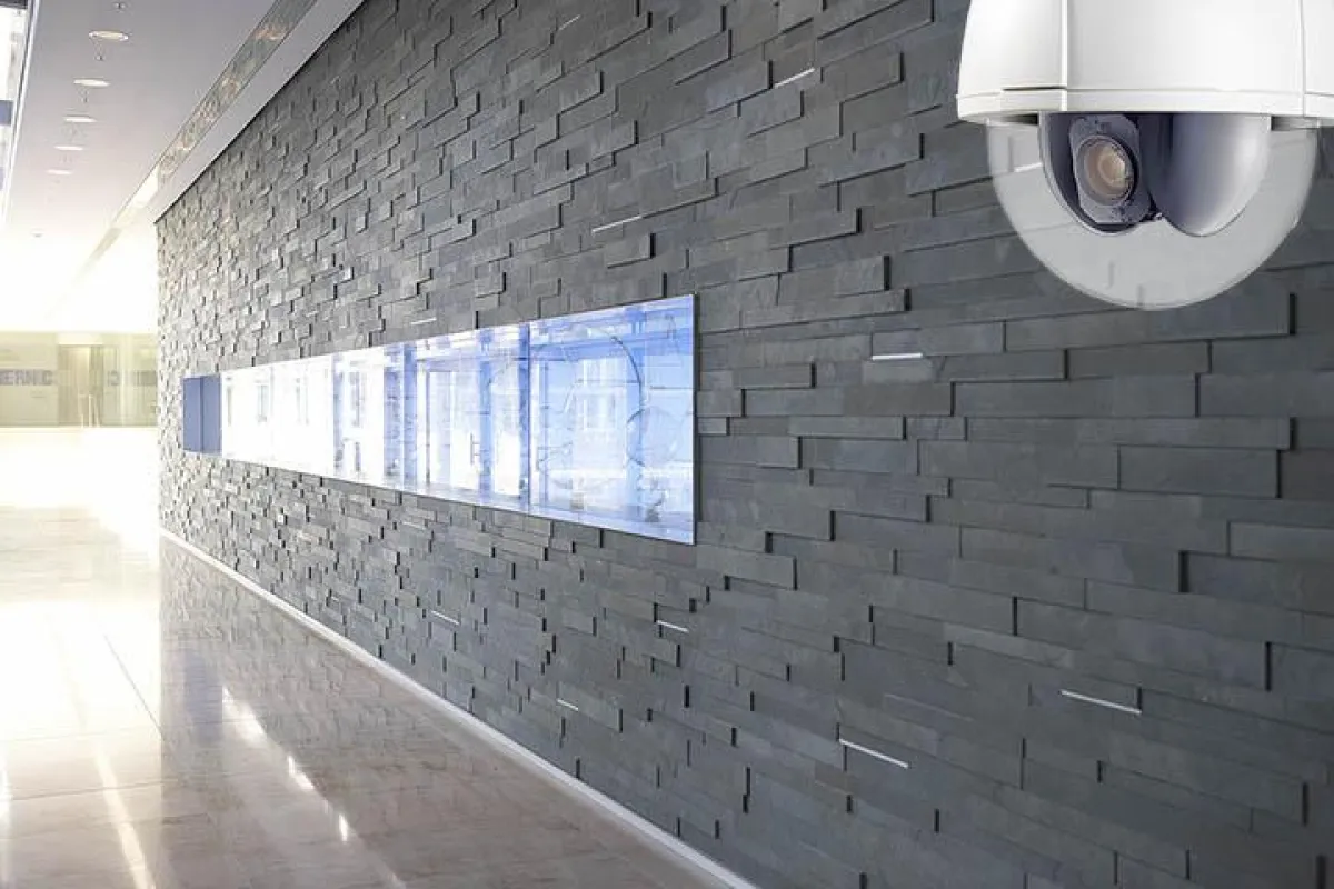 Zutrittskontrolle und Videoüberwachung.