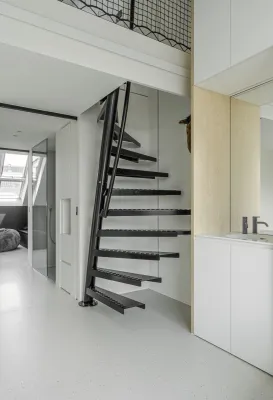 Bild: Freiraum im Stadthaus - Die Platzspar-Treppe von EeStairs in einer Villa von Baeyens und Beck Architecten