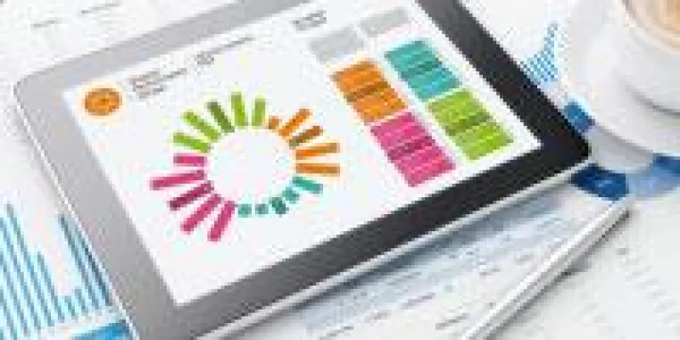 Bild: Experten von TGOA bewerten neues PIM-System infuniq V3