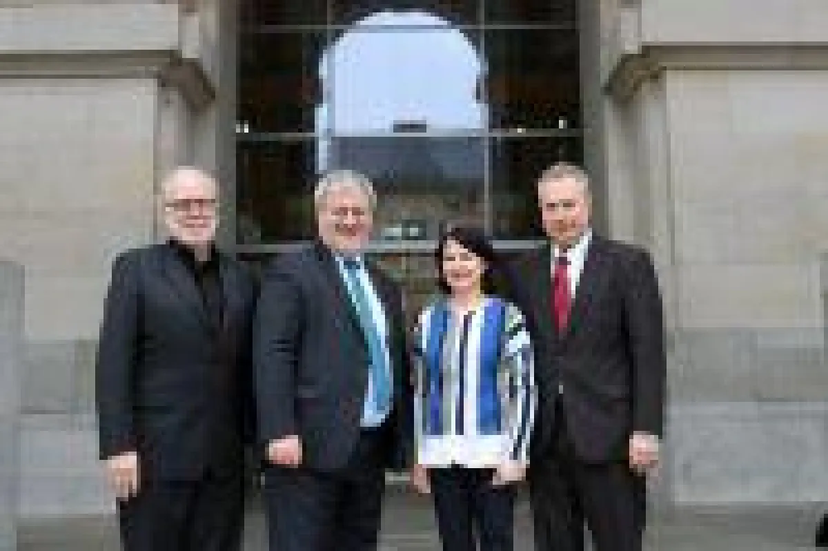 v.l.n.r.: Wilfried Grunau (ZBI), Stefan Albani (MdB), Doreen Blume (ZBI), Heinz Leymann (IfKom)
