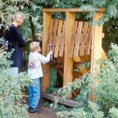 Bild: Feierliche Einweihung des Dendrophons in der WABE-Musik-Kindertagesstätte ALSTERKLANG – Hier spielt die Musik