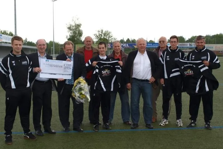 SCHMIDTGRUPPE unterstützt Fußballmannschaften der Sportgemeinschaft Coesfeld 06 e.V. Bild: SCHMIDTGRUPPE unterstützt Fußballmannschaften der Sportgemeinschaft Coesfeld 06 e.V.
